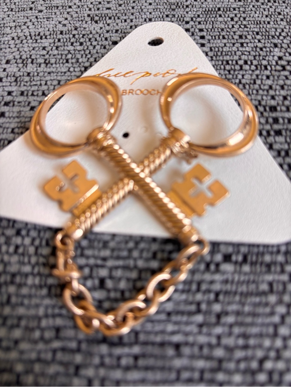 Free People “Unlock Your Love” Gold-Tone Key Brooch NWT - Picture 2 of 3